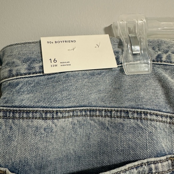 American eagle women’s Light Wash Jeans - Picture 3 of 4